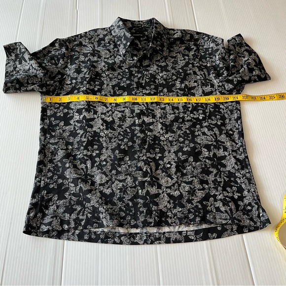 Claiborne 100% Silk Hawaiian Button Up Short Sleeve Shirt Black White Floral M - Picture 7 of 13